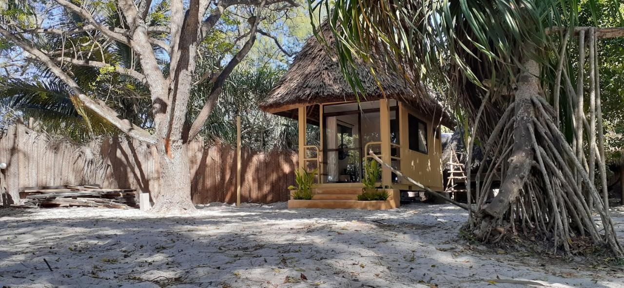 Mikadi Beach Camp & Backpackers Dar es Salaam Exterior foto